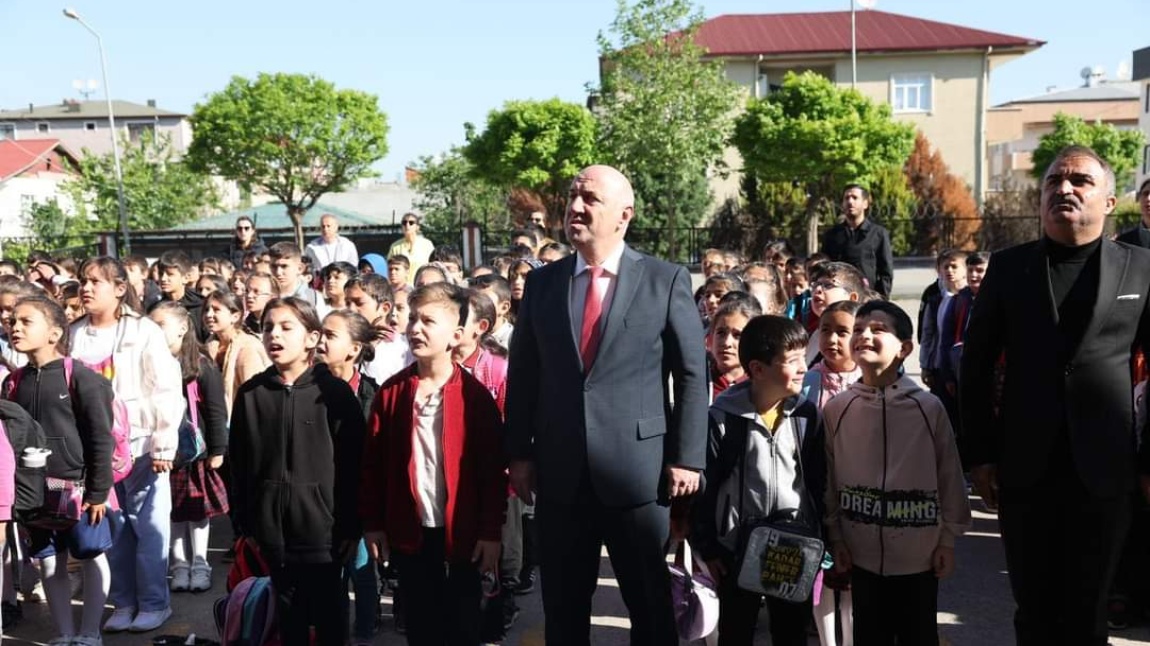 Darıca belediye başkanı Muzaffer BIYIK'tan okulumuza ziyaret
